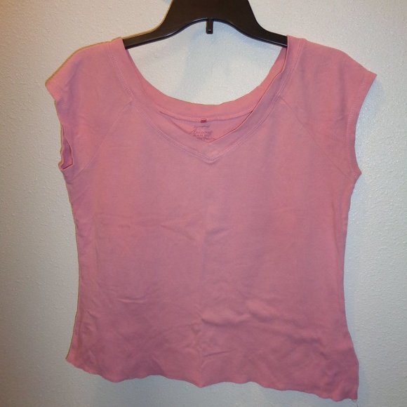 Arizona Jean Company Tops - Arizona Jean Co V-Neck Pink Tee Junior's Size XL